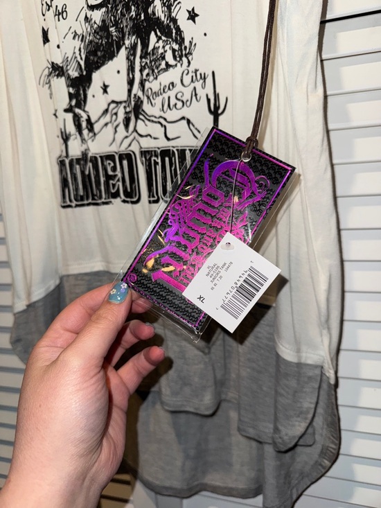 Rock & Roll Cowgirl White and Gray 'Midnight Rodeo Tour' Graphic Tank - Picture 2 of 5